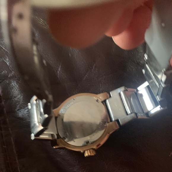 Men's Two-Tone Fossil Watch: Bold Style for Every Moment - Picture 7 of 7